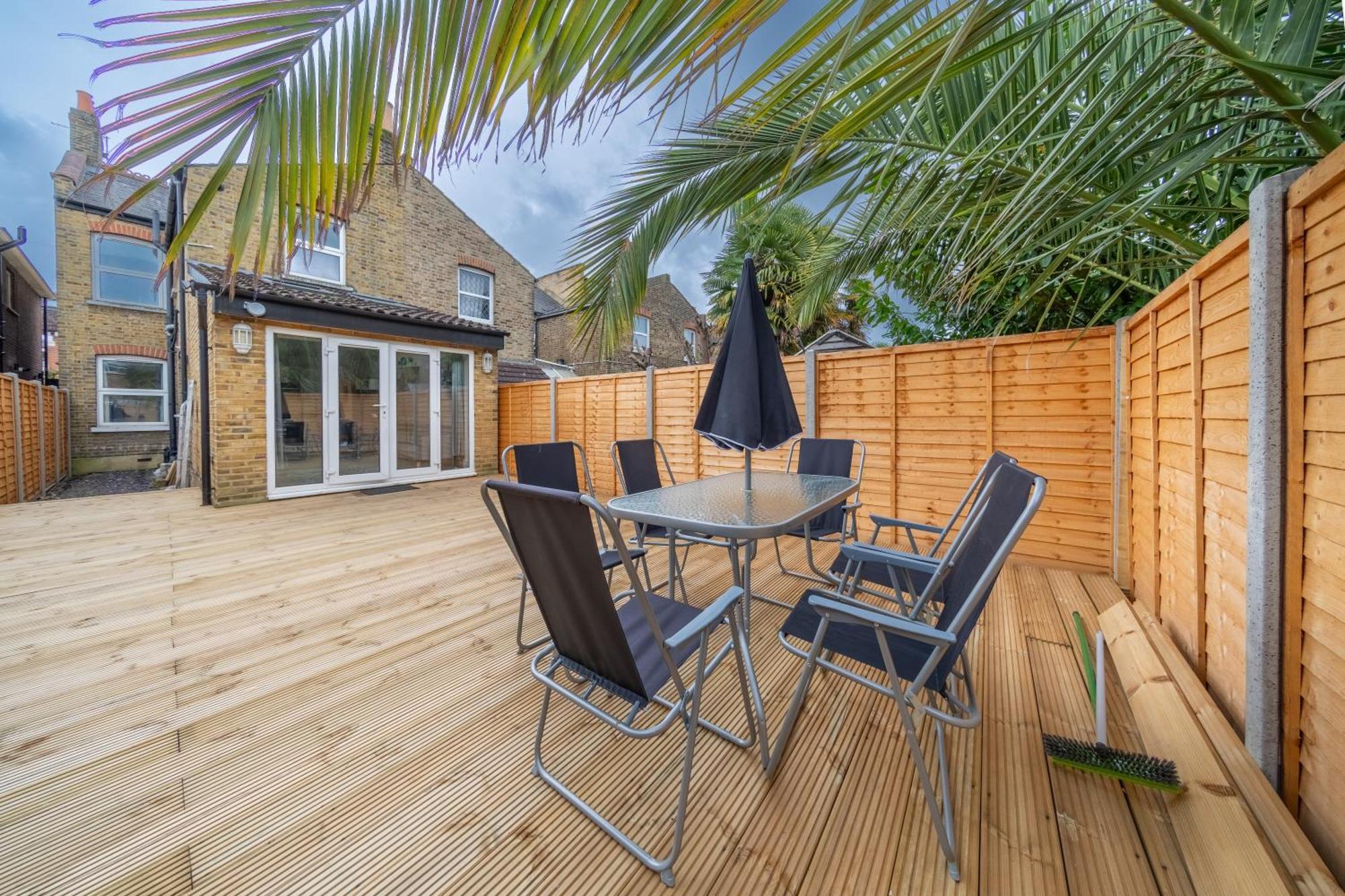 Beautiful 2 Bedroom With Private Garden In Wimbledon - Minutes From Central Londra Exterior foto