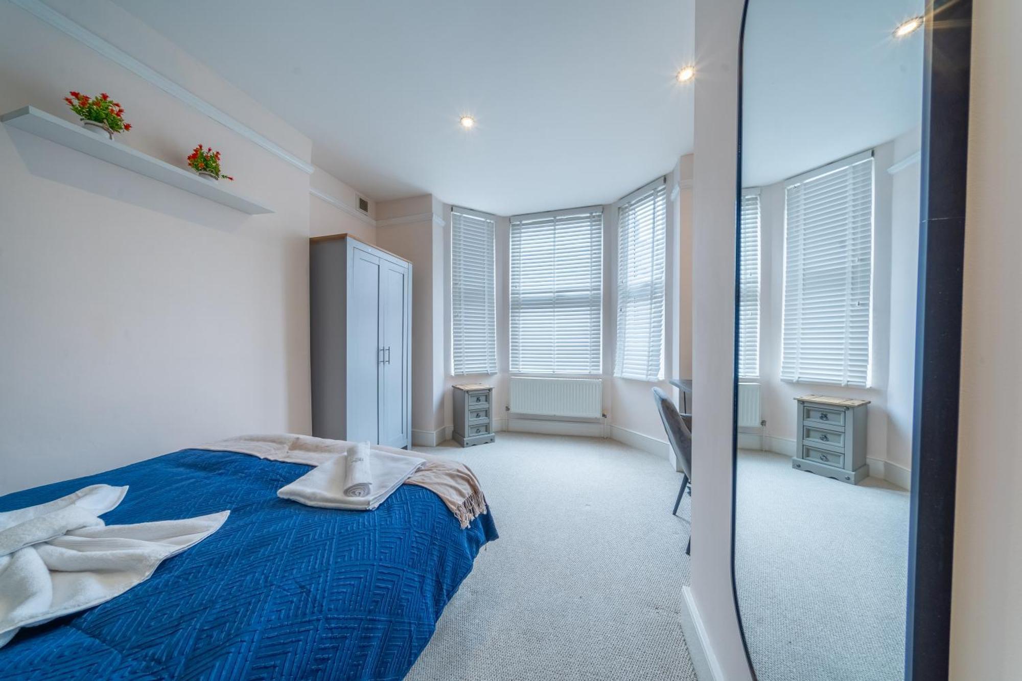 Beautiful 2 Bedroom With Private Garden In Wimbledon - Minutes From Central Londra Exterior foto