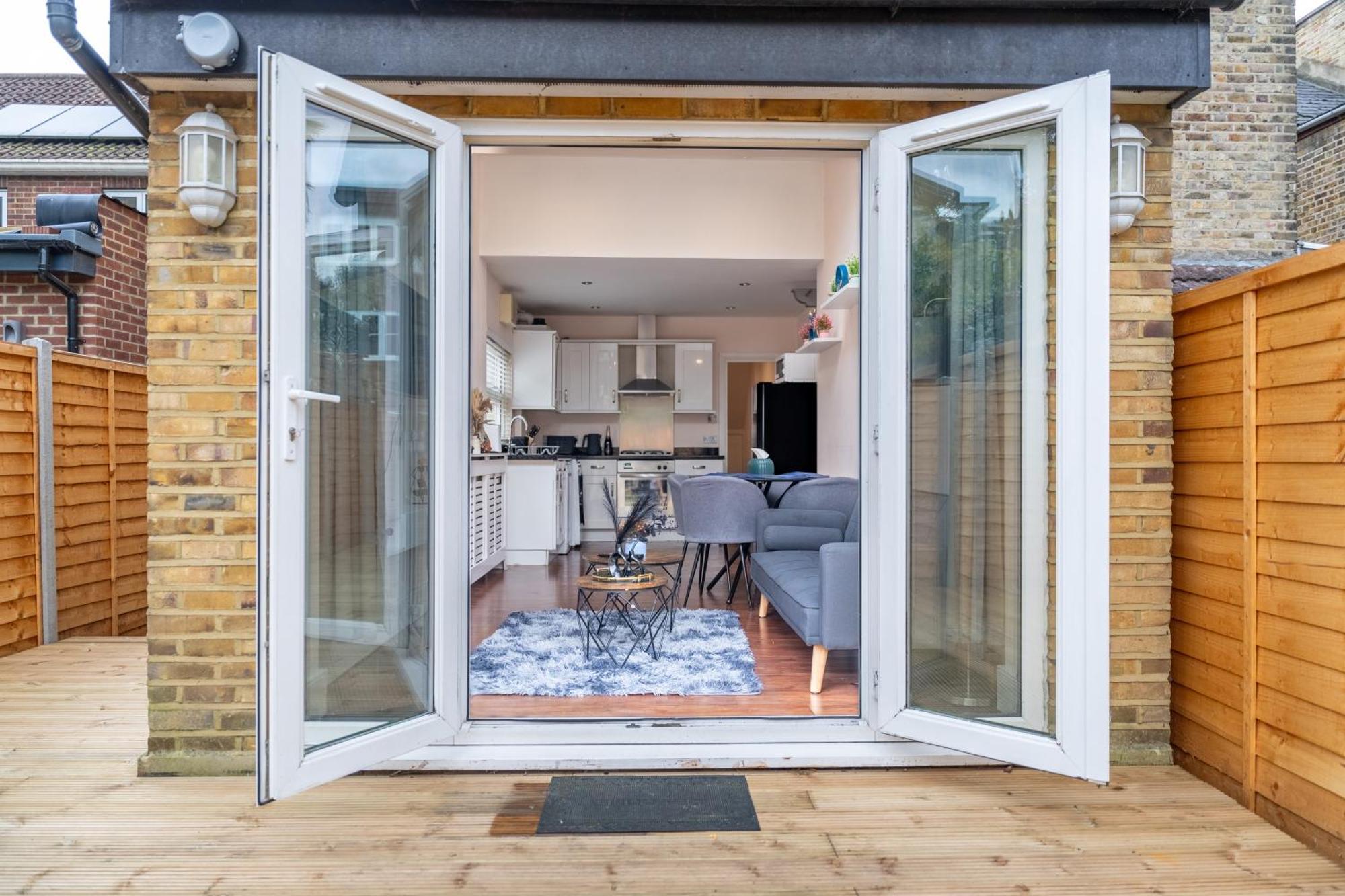 Beautiful 2 Bedroom With Private Garden In Wimbledon - Minutes From Central Londra Exterior foto