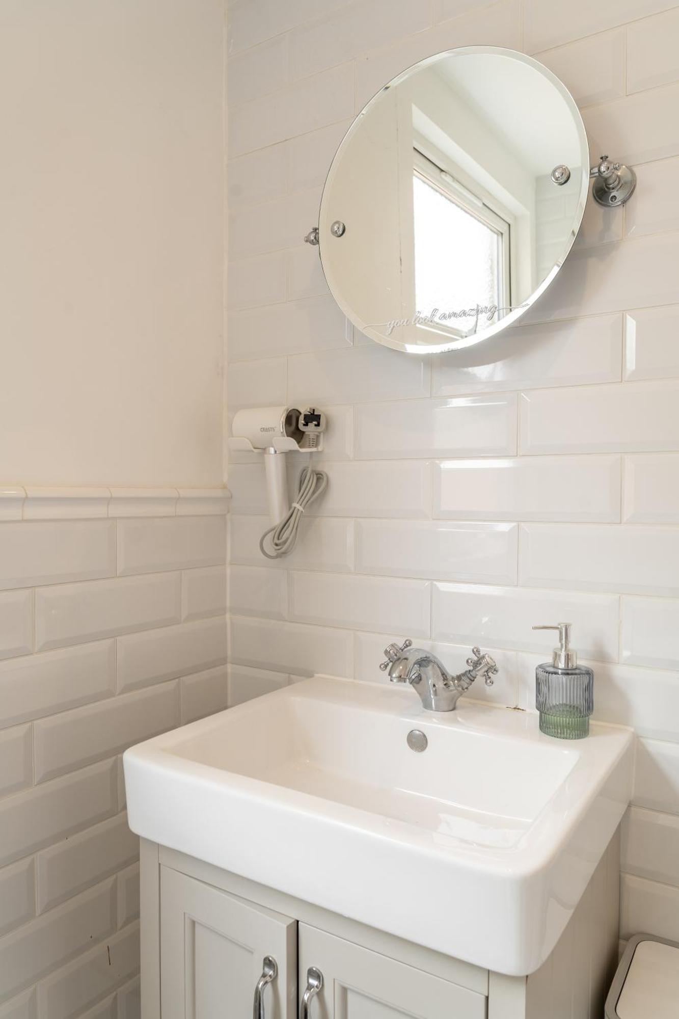 Beautiful 2 Bedroom With Private Garden In Wimbledon - Minutes From Central Londra Exterior foto