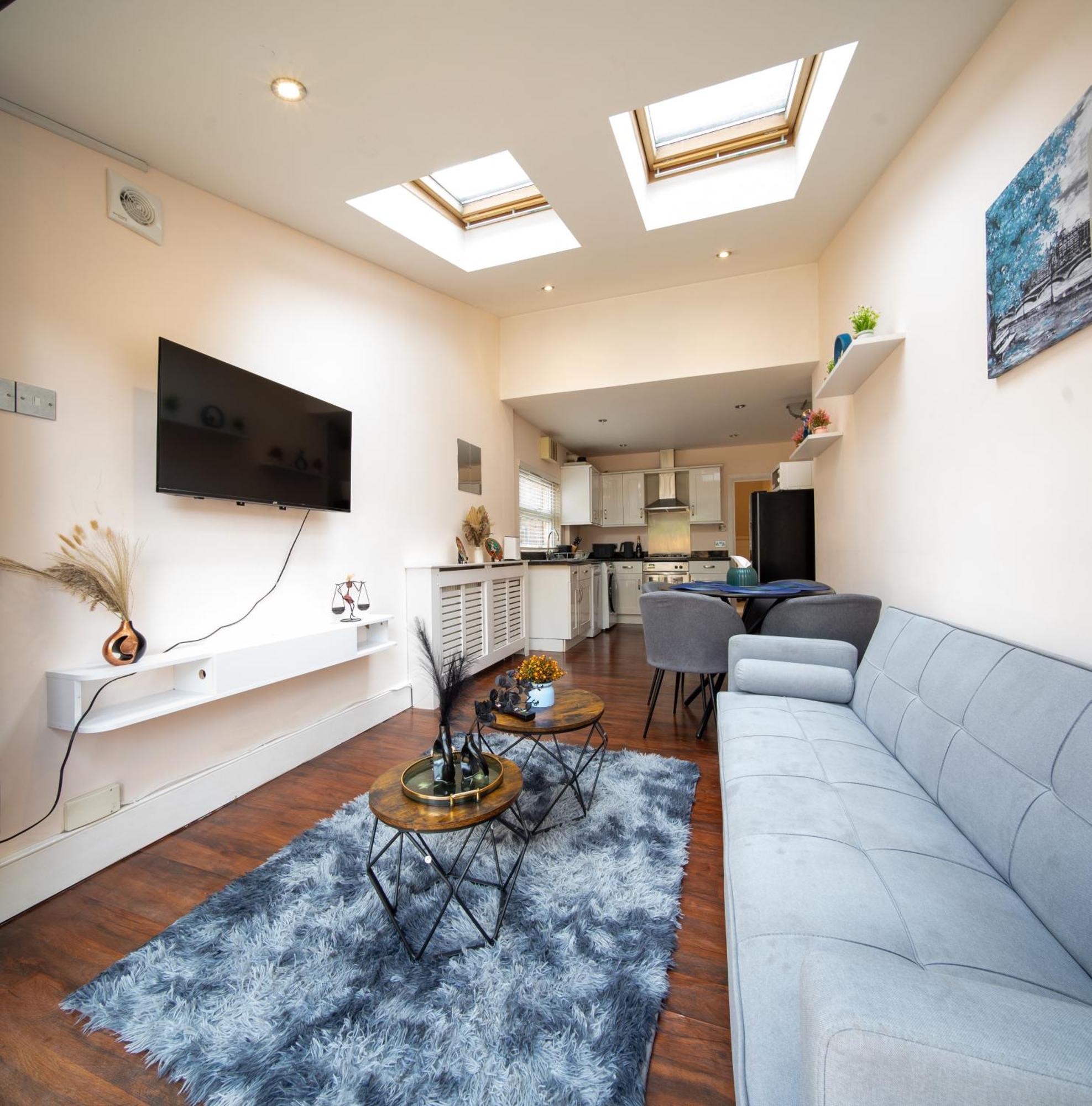 Beautiful 2 Bedroom With Private Garden In Wimbledon - Minutes From Central Londra Exterior foto